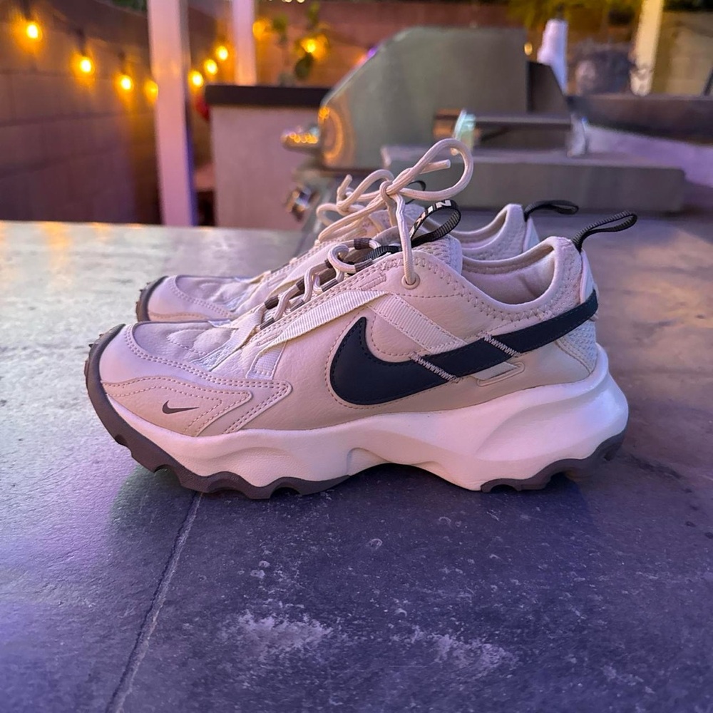 Nike Women’s Chunky Sneakers in Beige with Black Swoosh